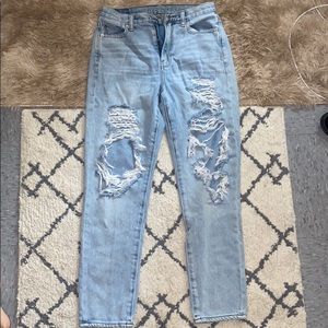 Light wash mom jeans